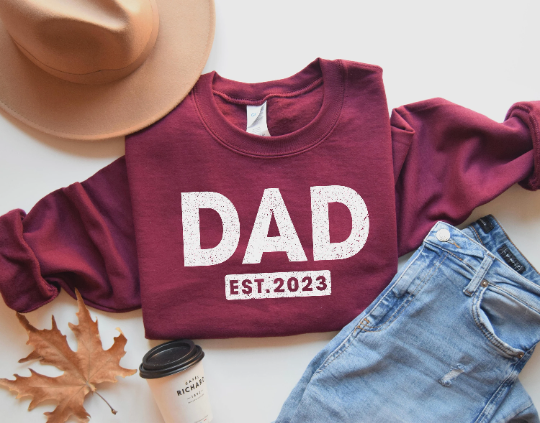 Personalized Fathers Day Dad est Sweatshirt, Gift for Dad, Custom Fathers Day Sweatshirt, Vintage Daddy Sweatshirt